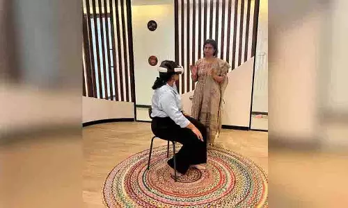 हैदराबाद के मनोचिकित्सक ने उड़ान के डर पर काबू पाने के लिए VR थेरेपी शुरू की
