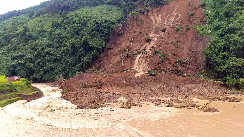 Nagaland : रुज़ाज़ो में बड़े भूस्खलन से धान के खेतों को नुकसान