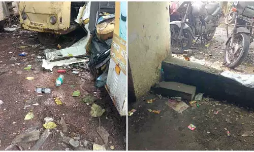पुणे RTO पार्किंग में मिला शराबखाना, नागरिक चौंके पुणे RTO पार्किंग में मिला शराबखाना, नागरिक चौंके