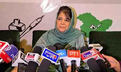 मुफ्ती ने NH-44 पर फलों के ट्रकों के लिए विशेष कॉरिडोर की मांग की