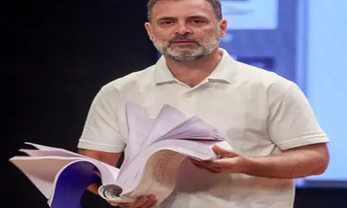 जेन-जी वाला बयान : राहुल गांधी के बचाव में आई उद्धव ठाकरे और शरद पवार की पार्टी जेन-जी वाला बयान : राहुल गांधी के बचाव में आई उद्धव ठाकरे और शरद पवार की पार्टी