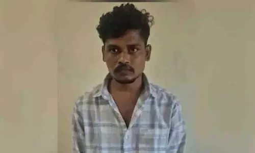 STF ने भुवनेश्वर में कुख्यात ड्रग तस्कर को गिरफ्तार किया STF ने भुवनेश्वर में कुख्यात ड्रग तस्कर को गिरफ्तार किया