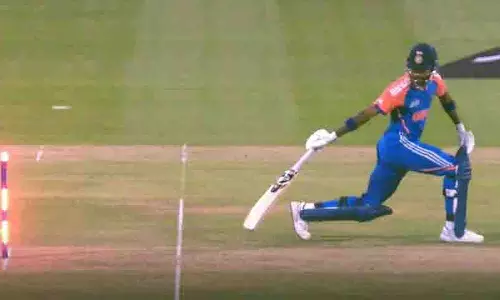 Asia Cup: जितेन रामानंदी के तेज रिफ्लेक्स से हार्दिक पांड्या जल्दी रन आउट Asia Cup: जितेन रामानंदी के तेज रिफ्लेक्स से हार्दिक पांड्या जल्दी रन आउट