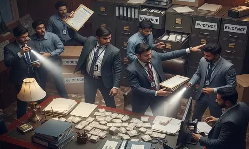 शराब घोटाले में ED ने कई राज्यों में मारे छापे, नकदी समेत जरूरी दस्तावेज किए जब्त शराब घोटाले में ED ने कई राज्यों में मारे छापे, नकदी समेत जरूरी दस्तावेज किए जब्त