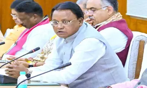 सीएम माझी ने 27 सितंबर को पीएम मोदी की ओडिशा यात्रा की तैयारियों की समीक्षा की सीएम माझी ने 27 सितंबर को पीएम मोदी की ओडिशा यात्रा की तैयारियों की समीक्षा की