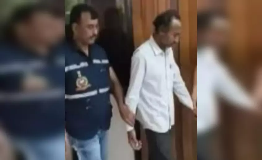 ACB के एक्शन से हड़कंप, महिला सरपंच के पति को रिश्वत लेते रंगे हाथ दबोचा ACB के एक्शन से हड़कंप, महिला सरपंच के पति को रिश्वत लेते रंगे हाथ दबोचा