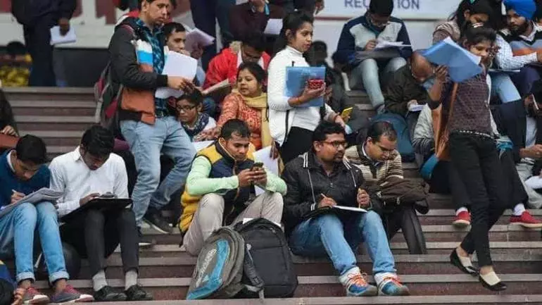 Karnataka : युवा निधि के लाभार्थियों ने भत्ता खत्म होने के डर से प्रशिक्षण से दूरी बना ली Karnataka : युवा निधि के लाभार्थियों ने भत्ता खत्म होने के डर से प्रशिक्षण से दूरी बना ली