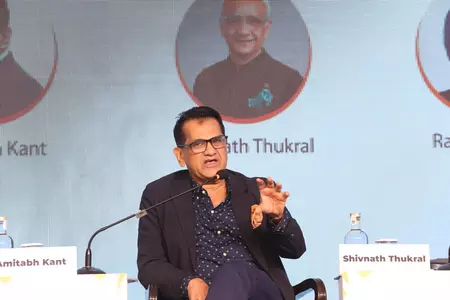 एच-1बी वीजा के नए नियमों से अमेरिका में ग्लोबल टैलेंट के लिए बंद हुए दरवाजे, भारत को होगा फायदा : अमिताभ कांत एच-1बी वीजा के नए नियमों से अमेरिका में ग्लोबल टैलेंट के लिए बंद हुए दरवाजे, भारत को होगा फायदा : अमिताभ कांत