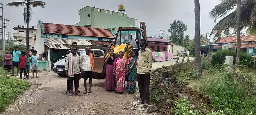 Harohalli : अपने पैसों से सीवर की सफाई Harohalli : अपने पैसों से सीवर की सफाई