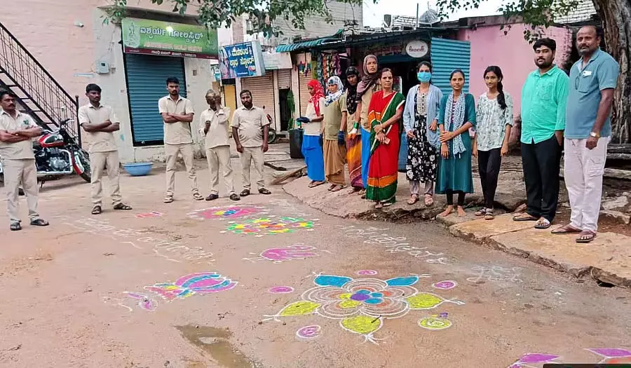 एक सुंदर शहर के लिए सभी लोग हाथ मिलाएं: बसवराज सज्जन का आह्वान एक सुंदर शहर के लिए सभी लोग हाथ मिलाएं: बसवराज सज्जन का आह्वान