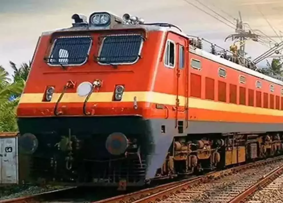 Ranchi: रेलवे में आंदोलन, कई ट्रेनों के रूट और समय में बदलाव Ranchi: रेलवे में आंदोलन, कई ट्रेनों के रूट और समय में बदलाव