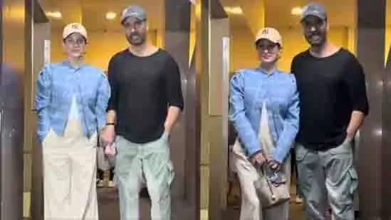 मूवी डेट के बाद Akshay Kumar का रोमांटिक अंदाज़ मूवी डेट के बाद Akshay Kumar का रोमांटिक अंदाज़