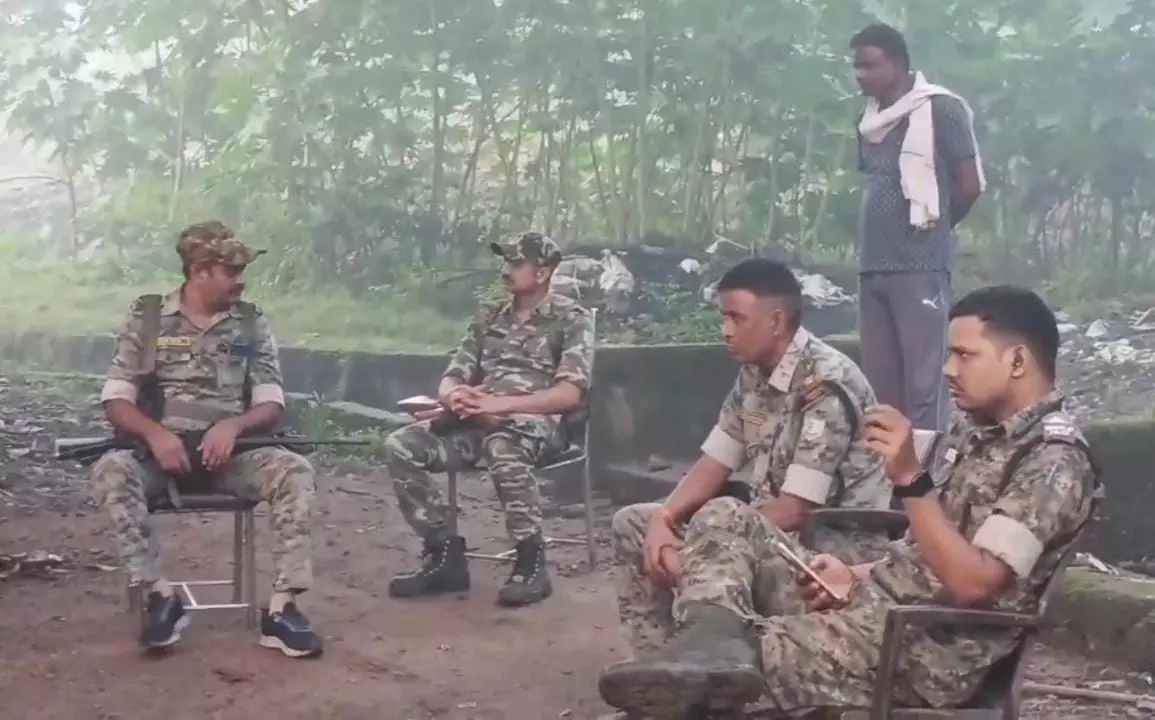 Dhanbad में रेल रोको आंदोलन को लेकर आजसू नेता पर हाउस अरेस्ट Dhanbad में रेल रोको आंदोलन को लेकर आजसू नेता पर हाउस अरेस्ट