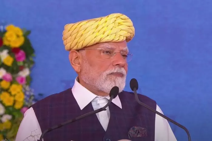 पीएम मोदी गुजरात में: चिप्स हों या जहाज, सब कुछ भारत में बने पीएम मोदी गुजरात में: चिप्स हों या जहाज, सब कुछ भारत में बने