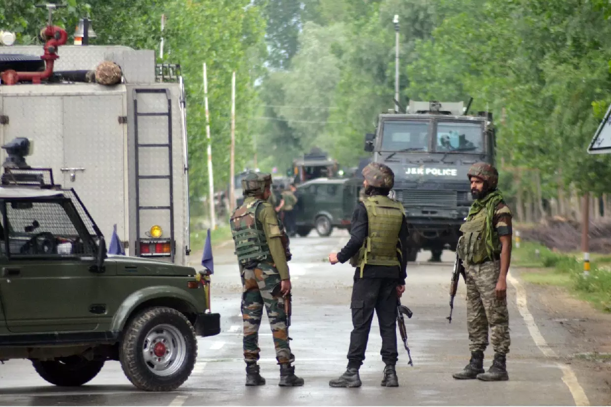 Jammu-Kashmir: डोडा और उधमपुर इलाके में मुठभेड़, सेना का जवान शहीद Jammu-Kashmir: डोडा और उधमपुर इलाके में मुठभेड़, सेना का जवान शहीद