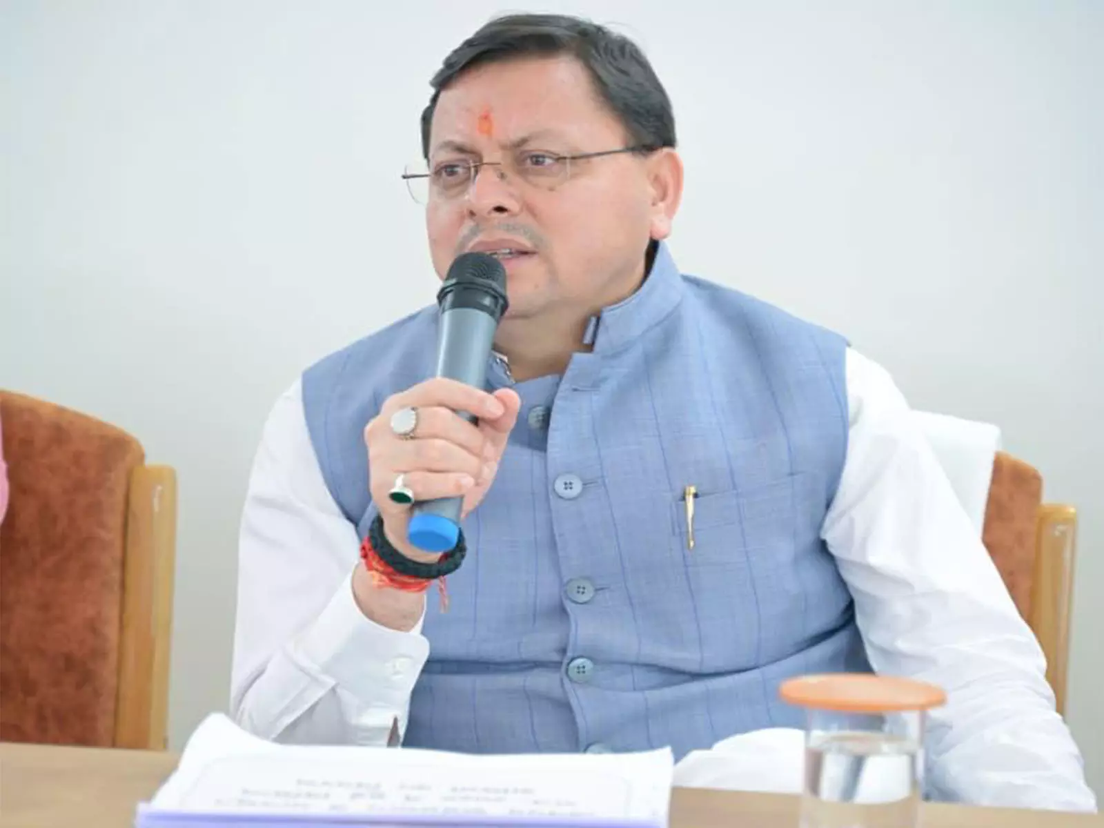 CM धामी ने रुद्रप्रयाग का हवाई सर्वेक्षण किया, मानसून तबाही के बाद समीक्षा बैठक की CM धामी ने रुद्रप्रयाग का हवाई सर्वेक्षण किया, मानसून तबाही के बाद समीक्षा बैठक की