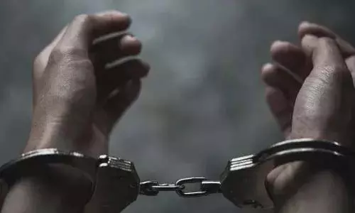 बच्चों के अश्लील वीडियो की खरीद-फरोख्त करने वाले बड़े नेटवर्क का पता चला, मचा हड़कंप बच्चों के अश्लील वीडियो की खरीद-फरोख्त करने वाले बड़े नेटवर्क का पता चला, मचा हड़कंप