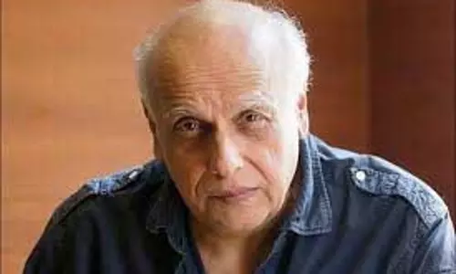 Mahesh Bhatt : जिस एक्ट्रेस के साथ लिव-इन में रहे महेश भट्ट, उसी ने कई बार फिल्म मेकर पर किया था जानलेवा हमला Mahesh Bhatt : जिस एक्ट्रेस के साथ लिव-इन में रहे महेश भट्ट, उसी ने कई बार फिल्म मेकर पर किया था जानलेवा हमला