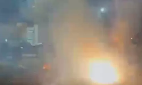 खरोरा रोड आतिशबाजी मामले में सभी युवक फरार, FIR दर्ज कर पुलिस तलाश में जुटी