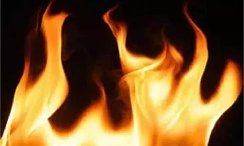 Punjab: कंबल के गोदाम में भीषण आग लगने से लाखों का नुकसान Punjab: कंबल के गोदाम में भीषण आग लगने से लाखों का नुकसान
