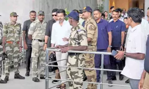TVK नेता विजय दूसरे चरण के प्रचार के लिए तिरुचि पहुँचे