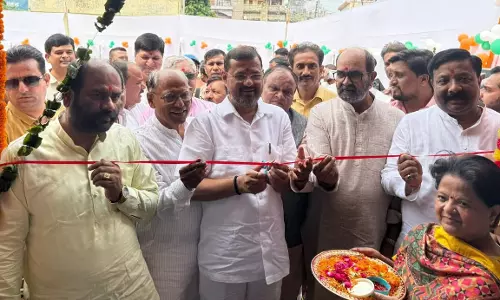 Bareilly: प्रदर्शनी में एमएलसी का संदेश, मेहनत से सफलता Bareilly: प्रदर्शनी में एमएलसी का संदेश, मेहनत से सफलता
