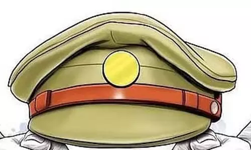 विजयपुरा SBI बैंक डकैती: पुलिस ने महाराष्ट्र के घर की छत से सोना, नकदी जब्त की विजयपुरा SBI बैंक डकैती: पुलिस ने महाराष्ट्र के घर की छत से सोना, नकदी जब्त की