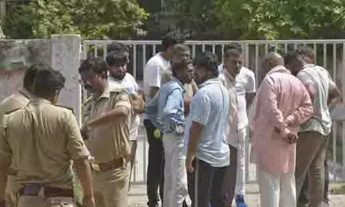 Bareilly: दिशा पटानी के घर पर फायरिंग, 6 आरोपी पकड़े गए Bareilly: दिशा पटानी के घर पर फायरिंग, 6 आरोपी पकड़े गए