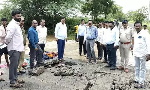 Karnataka : खेतों में पानी भरा, बिजली गुल
