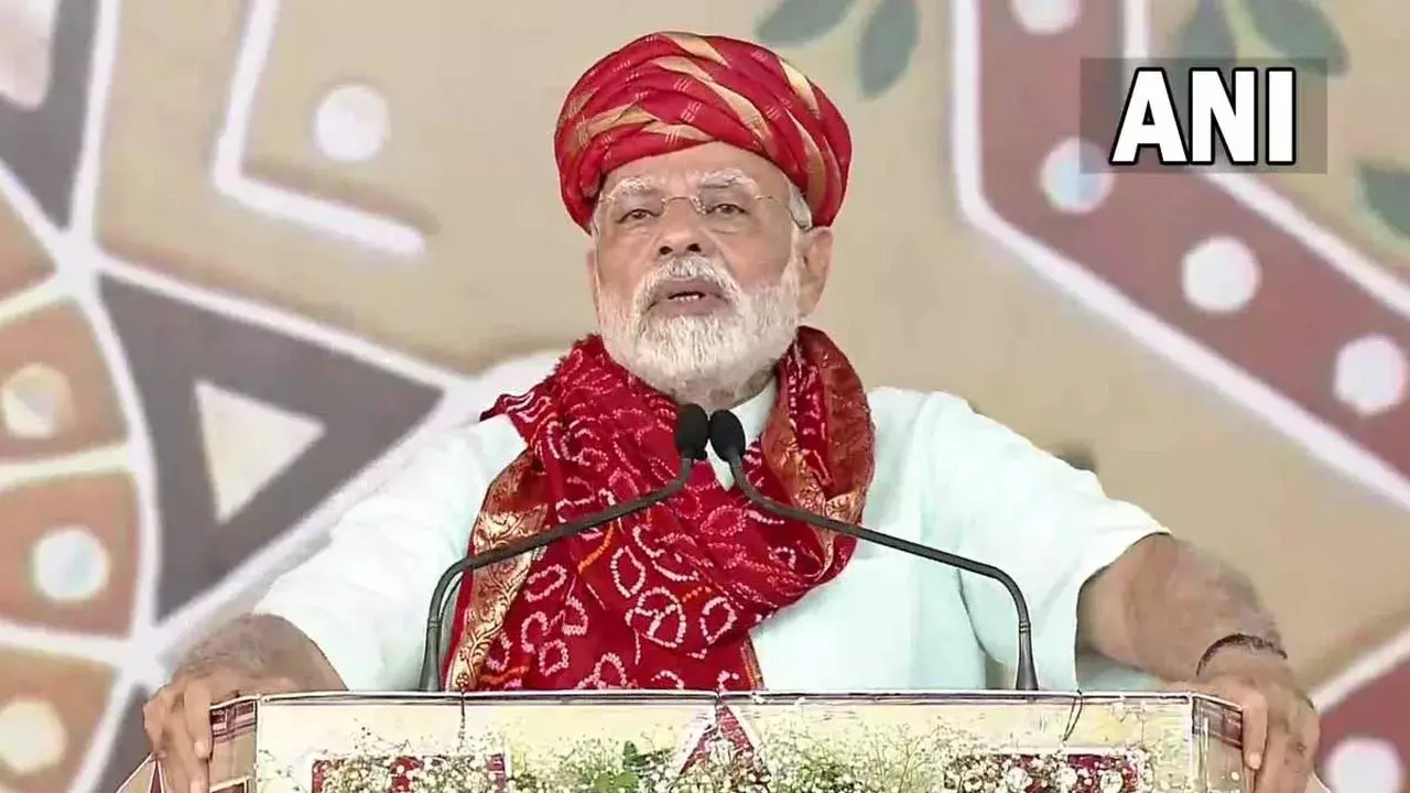 Bhavnagar: भावनगर में पीएम मोदी ने खोला विकास का खजाना Bhavnagar: भावनगर में पीएम मोदी ने खोला विकास का खजाना