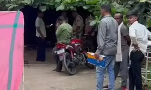 मोहल्ले की महिलाओं को गलत नजर से देखता था शख्स, पड़ोसियों ने मार डाला
