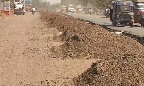 Farrukhabad: जिरौलिया मंदिर की सड़क बनी विवाद का केंद्र