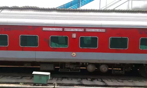आदिवासी कुड़मी समाज के विरोध प्रदर्शन के कारण ओडिशा से तीन ट्रेनों का मार्ग बदलना पड़ा