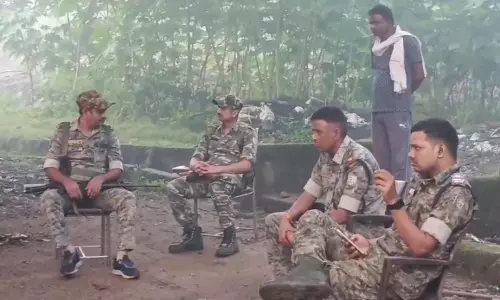 Dhanbad में रेल रोको आंदोलन को लेकर आजसू नेता पर हाउस अरेस्ट Dhanbad में रेल रोको आंदोलन को लेकर आजसू नेता पर हाउस अरेस्ट