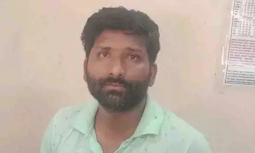 Sundargarh: मुआवजा जारी करने के लिए रिश्वत लेते क्लर्क रंगेहाथ गिरफ्तार