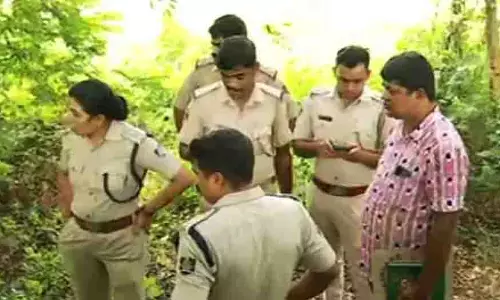 Odisha: चंदका-बारंग रोड पर लापता टैक्सी चालक का शव मिला Odisha: चंदका-बारंग रोड पर लापता टैक्सी चालक का शव मिला