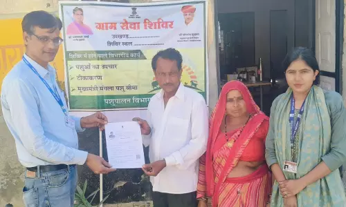Sikar: बीमा योजना से किसान दिनेश कुमार को 40,000 रुपये की मदद मिली