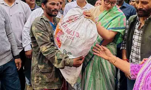 Kangana Ranaut ने राहत वितरण में पक्षपात का आरोप लगाया