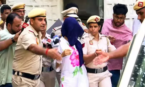 BMW दुर्घटना मामला: दिल्ली पुलिस ने गगनप्रीत कौर की जमानत याचिका पर बहस के लिए समय मांगा BMW दुर्घटना मामला: दिल्ली पुलिस ने गगनप्रीत कौर की जमानत याचिका पर बहस के लिए समय मांगा
