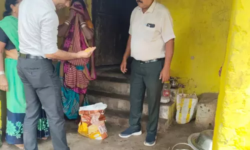 प्राचार्य, लिपिक सहित 12 टीचरों को नोटिस जारी, जिला शिक्षा अधिकारी ने कई स्कूलों में दी दबिश