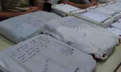 Aligarh: फर्जी जन्म प्रमाण पत्र रैकेट का पर्दाफाश Aligarh: फर्जी जन्म प्रमाण पत्र रैकेट का पर्दाफाश