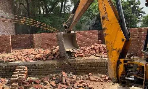 Ludhiana: मुंडियां कलां में अवैध कॉलोनी ध्वस्त
