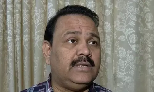 कांग्रेस ने एच-1बी वीजा शुल्क वृद्धि पर ट्रंप और केंद्र सरकार की आलोचना की