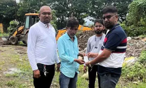स्वच्छ भारत अभियान के तहत रोडपाली में मलबा डालने पर चालान कटा स्वच्छ भारत अभियान के तहत रोडपाली में मलबा डालने पर चालान कटा