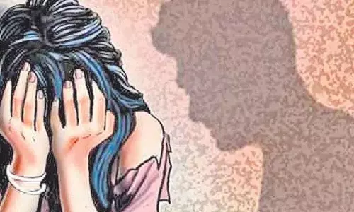 कलेक्ट्रेट कार्यालय में यौन उत्पीड़न के मामले से विवाद कलेक्ट्रेट कार्यालय में यौन उत्पीड़न के मामले से विवाद