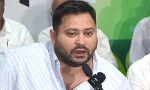 तेजस्वी यादव ने बिहार की ‘डबल इंजन’ सरकार को खटारा कहा, चुनाव आयोग पर भाजपा पक्षपात का आरोप तेजस्वी यादव ने बिहार की ‘डबल इंजन’ सरकार को खटारा कहा, चुनाव आयोग पर भाजपा पक्षपात का आरोप