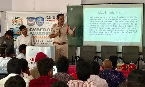 छात्र और युवा धोखेबाजों के लिए आसान निशाना बन रहे हैं.. साइबर पुलिस ने चेतावनी दी छात्र और युवा धोखेबाजों के लिए आसान निशाना बन रहे हैं.. साइबर पुलिस ने चेतावनी दी