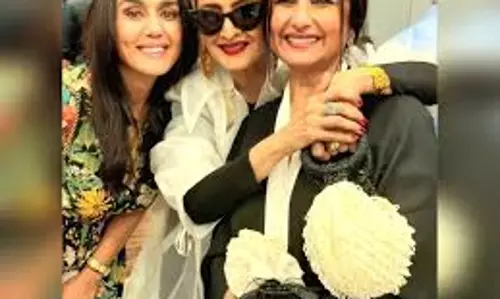 Divya Dutta: दिग्गजों संग बिताए खास पलों को फिर से जिया Divya Dutta: दिग्गजों संग बिताए खास पलों को फिर से जिया