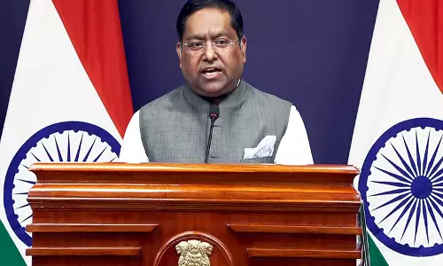 एच1बी वीज़ा पर अमेरिका के कदम के मानवीय परिणाम होंगे, इसके पूर्ण प्रभावों का अध्ययन किया जा रहा: MEA