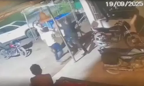 बिर्रा में आरोपी युवक ने 2 युवकों की पिटाई की, CCTV में घटना कैद, FIR दर्ज
